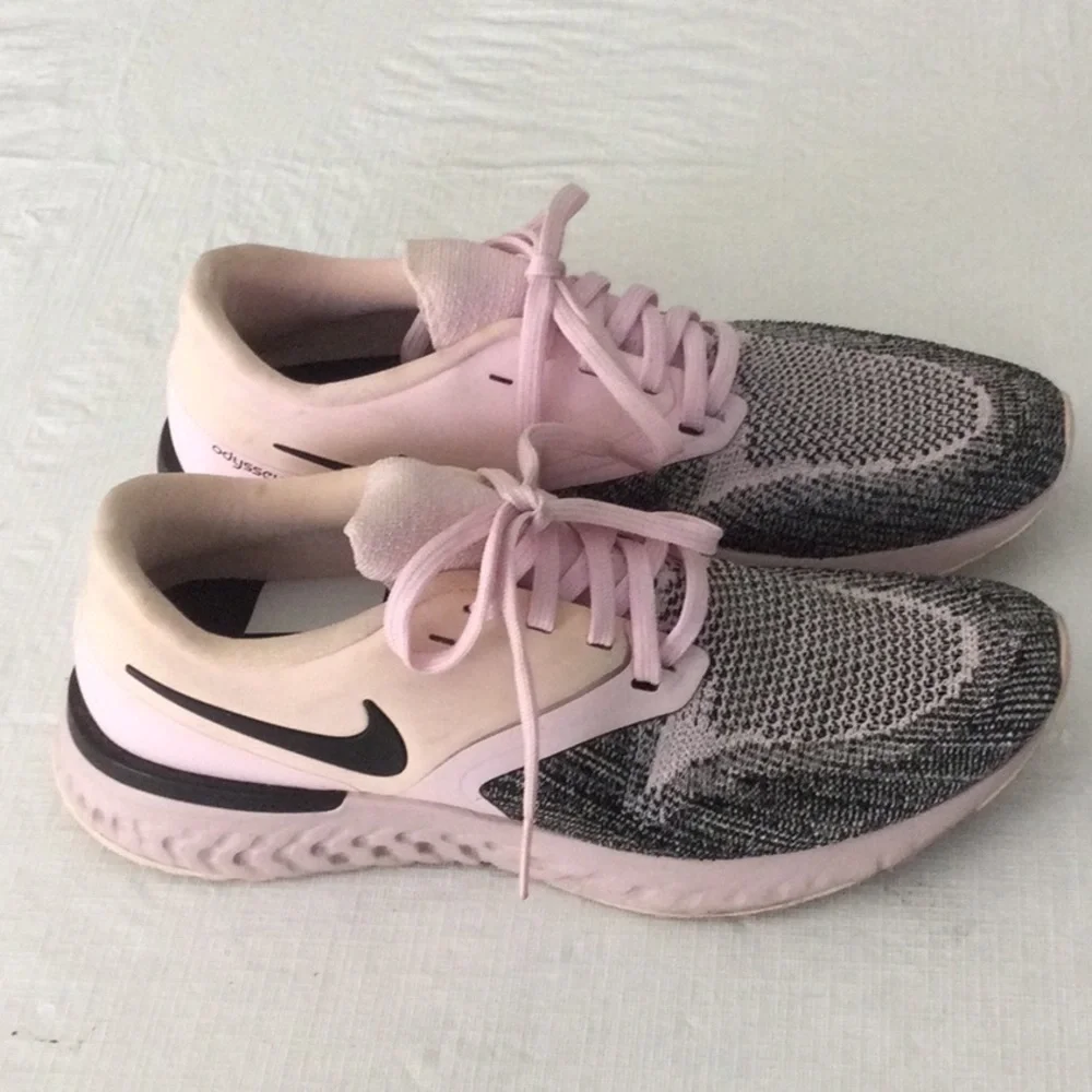 Nike Women's Pink and Gray Running Shoes Size 8